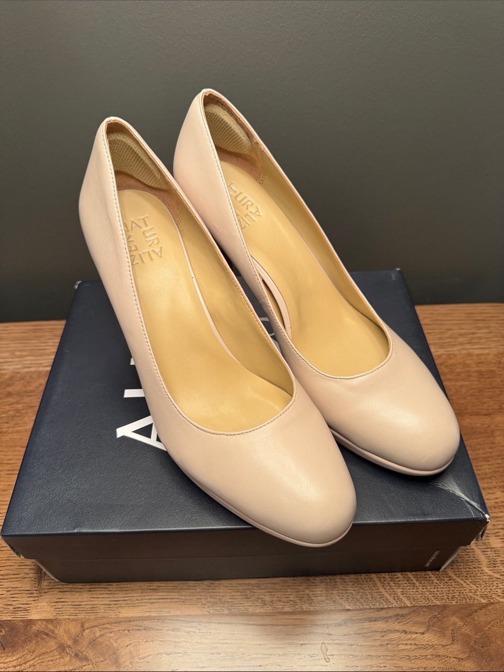 Naturalizer Celina Nude Leather Round-Toe Hidden Platform Pumps - 9.5M